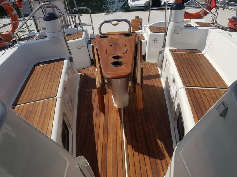 Gdansk Sailboat 3 cabin 8 berths 8 guests 11.62 m Listing Number: #22798 5