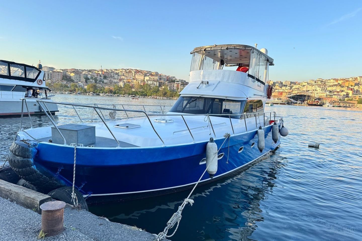 Yat Kiralama Ayvansaray & Tekne Kiralama - viravira.co