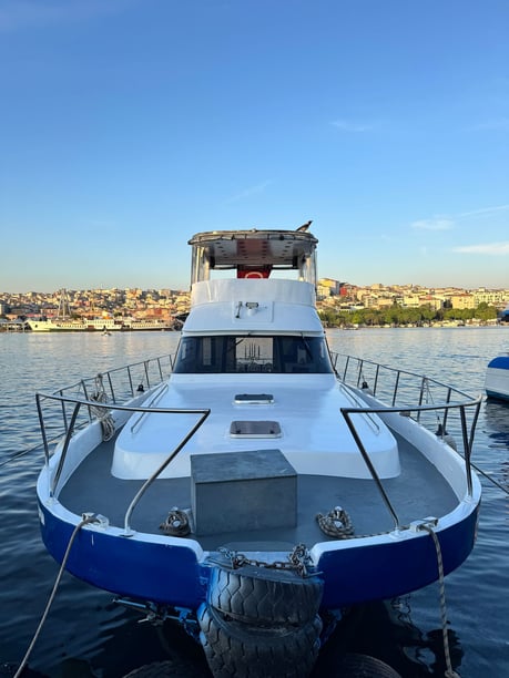 Ayvansaray Yate a motor   10  invitados 13 m Número de anuncio: #22802 2