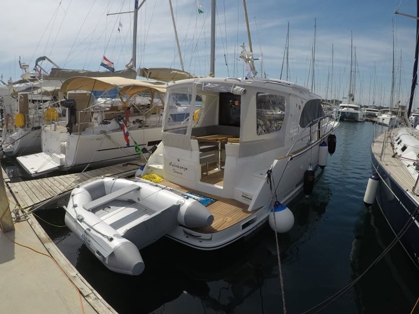 Sibenik Sürat Teknesi 2 kabin Konaklama 6 kişi Seyir 6 kişi 10.49 m İlan No: #22810 5