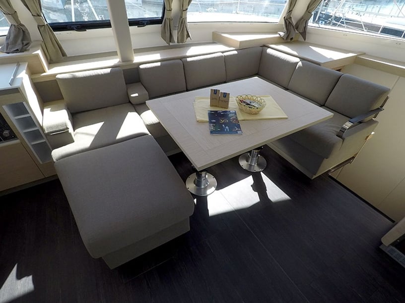 Šibenik Catamarano cabina 6  cuccette 12  8  ospiti 13.45 m Numero dell'inserzione: #22811 5