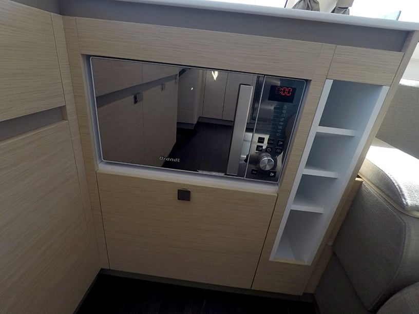 Šibenik Catamarano cabina 6  cuccette 12  8  ospiti 13.45 m Numero dell'inserzione: #22811 4