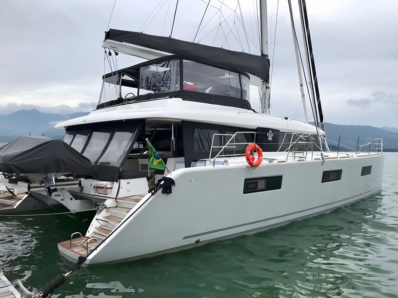 Jacuecanga, Angra dos Reis (RJ) Catamaran Cabine 4  Couchettes 8  Invités 8  18.9 m Numéro de l'annonce: #22814 4