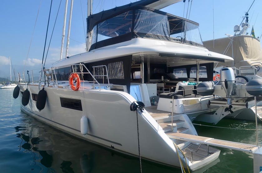 Jacuecanga, Angra dos Reis (RJ) Catamaran Cabine 4  Couchettes 8  Invités 8  18.9 m Numéro de l'annonce: #22814 5