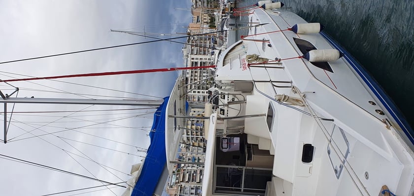 Cienfuegos Catamaran 6 cabin 10 berths 10 guests 13.41 m Listing Number: #22818 4