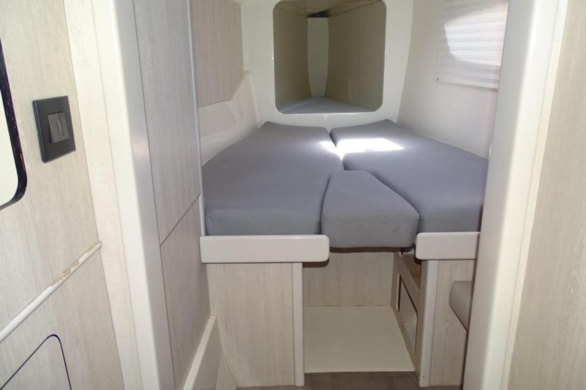 Cienfuegos Catamaran 6 cabin 10 berths 10 guests 13.41 m Listing Number: #22818 5