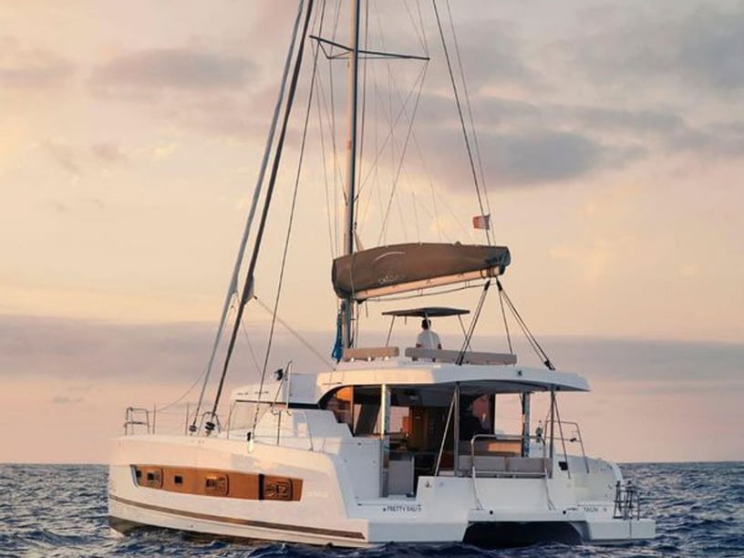 Lefkada Catamaran Cabine 4  Couchettes 12  Invités 10  12.31 m Numéro de l'annonce: #22819