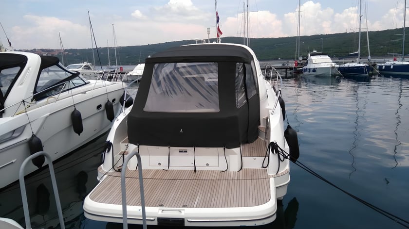 Punat, Krk Motorboot 2 Kabine 6 Liegeplätze 6 Gäste 12.21 m Nummer des Inserats: #22823 4