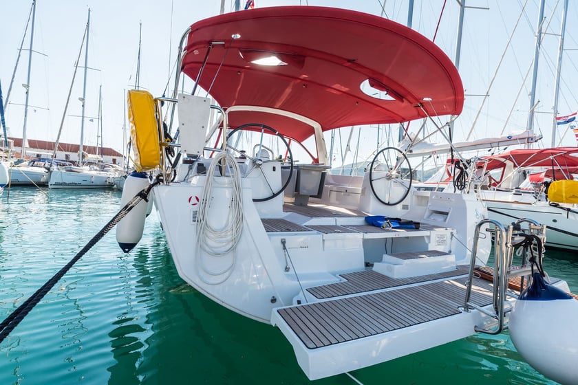 Trogir Velero Cabina 5  12  literas 12  invitados 14.6 m Número de anuncio: #22824 4
