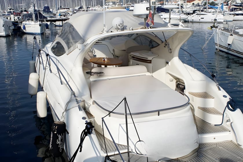 Punat, Krk Motorboat 2 cabin 5 berths 5 guests 13.41 m Listing Number: #22825 5