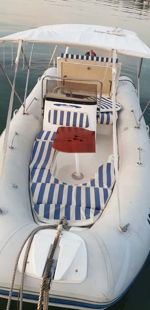 Punat Motorboat   8 guests 6 m Listing Number: #22828 3