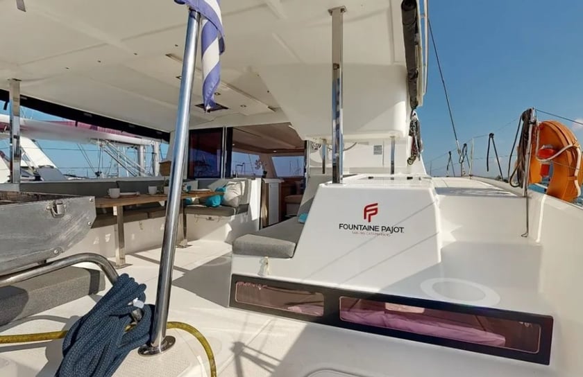 Paros Catamaran 5 cabin 10 berths 10 guests 11.93 m Listing Number: #22859 3