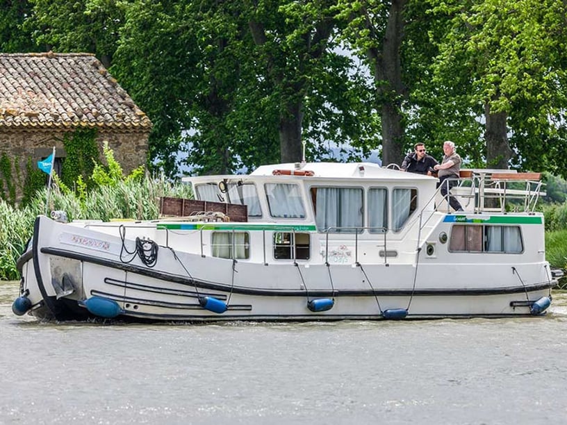 Argens-Minervois Motorboot Cabine 3  7  slaapplaatsen 7  gasten 11.6 m Lijstnummer: #22867