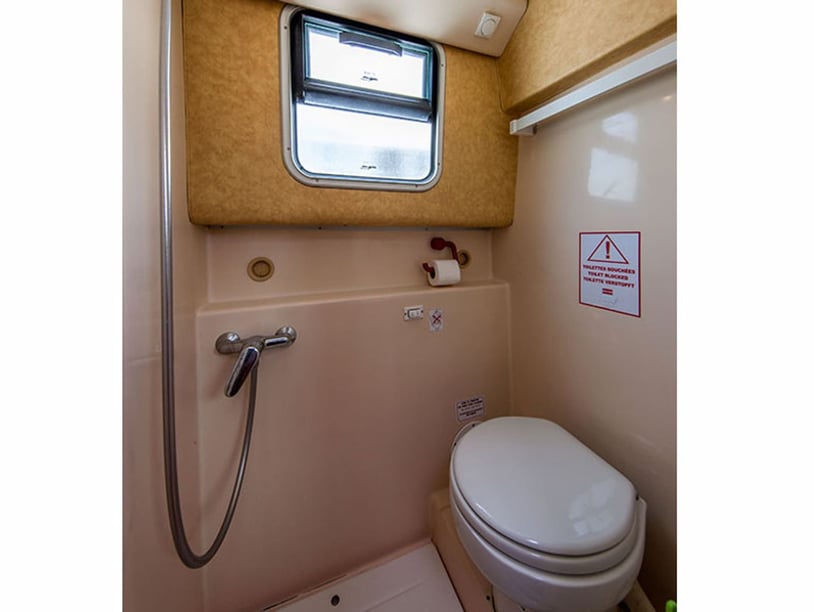Argens-Minervois Bateau à moteur Cabine 2  Couchettes 6  Invités 6  11.2 m Numéro de l'annonce: #22868 5