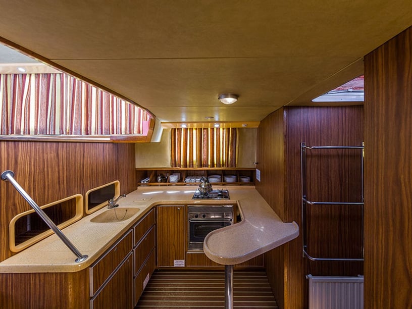 Loosdrecht Bateau à moteur Cabine 4  Couchettes 9  Invités 9  14 m Numéro de l'annonce: #22872 2