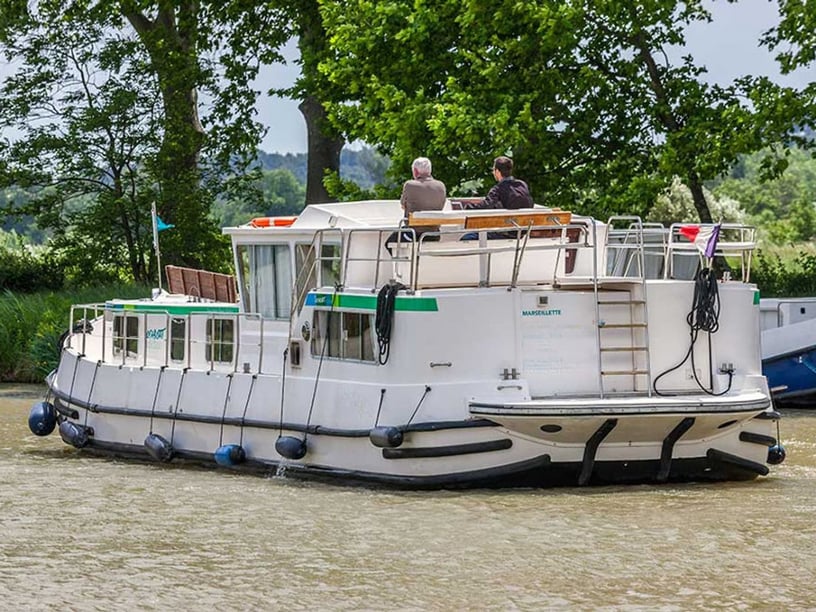 Loosdrecht Bateau à moteur Cabine 4  Couchettes 9  Invités 9  14 m Numéro de l'annonce: #22872