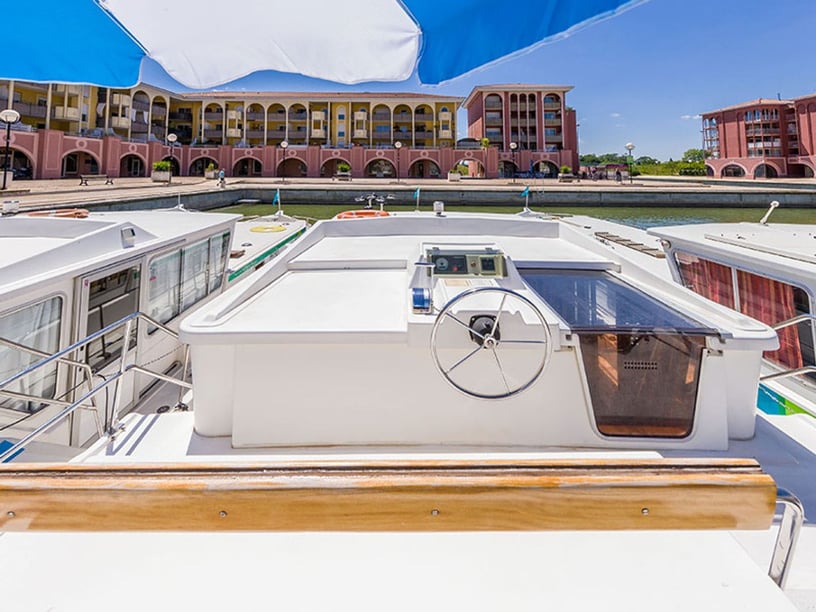 Loosdrecht Bateau à moteur Cabine 4  Couchettes 9  Invités 9  14 m Numéro de l'annonce: #22872 3