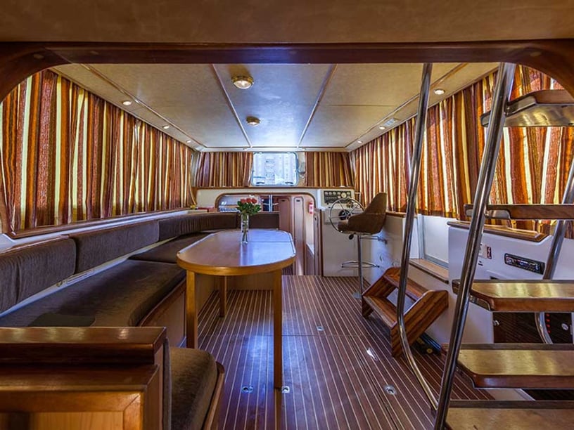 Negra Motorboat 4 cabin 12 berths 12 guests 14.9 m Listing Number: #22890 2