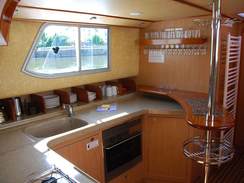 Scey-sur-Saone-et-Saint-Albin Motorboat 4 cabin 12 berths 12 guests 14.9 m Listing Number: #22894 3