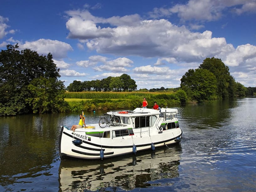 Bernburg Bateau à moteur Cabine 2  Couchettes 5  Invités 5  10.2 m Numéro de l'annonce: #22896 5