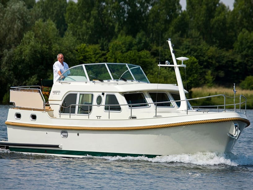 Scey-sur-Saone-et-Saint-Albin Motorboat 2 cabin 6 berths 6 guests 10.7 m Listing Number: #22901 3