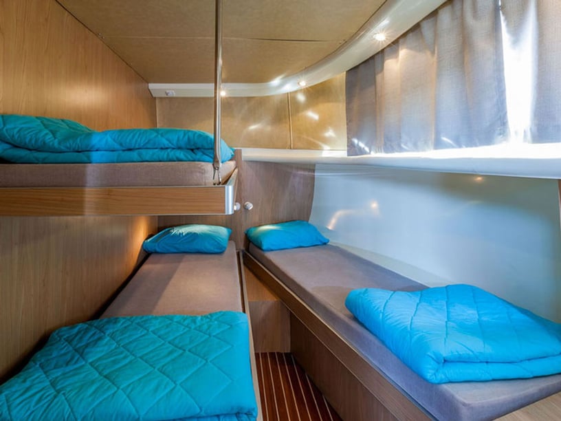 Fürstenberg Motorboat 2 cabin 5 berths 5 guests 10.2 m Listing Number: #22905 4