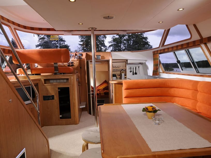 Fürstenberg Bateau à moteur Cabine 3  Couchettes 6  Invités 6  14 m Numéro de l'annonce: #22959 2