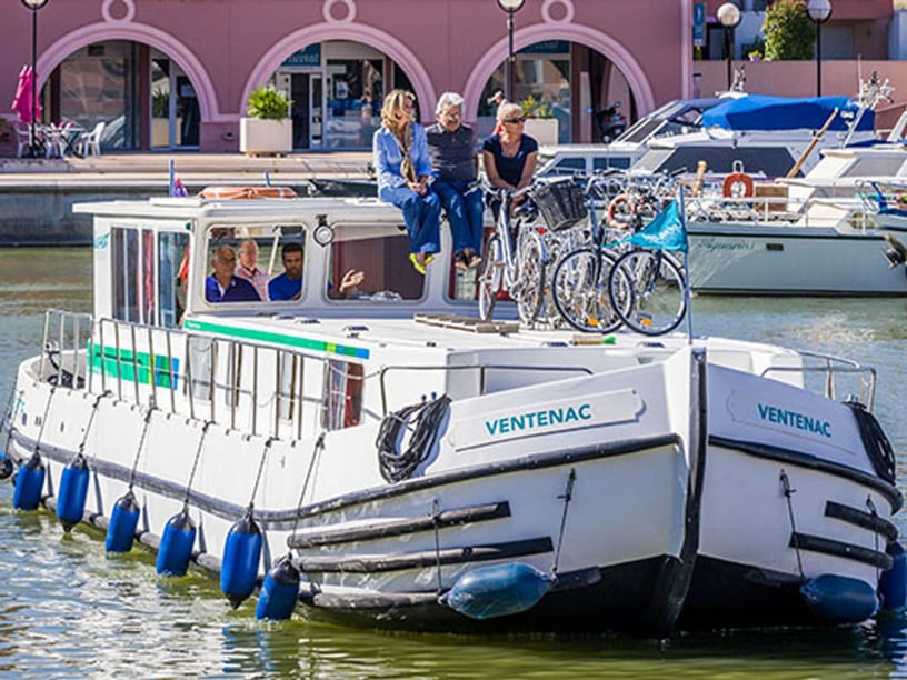 Dompierre-sur-Besbre Motorboot 4 Kabine 12 Liegeplätze 12 Gäste 14.5 m Nummer des Inserats: #22974 5