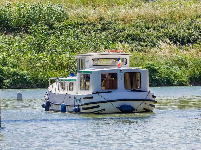 Pont a Bar Motorboot 2 Kabine 5 Liegeplätze 5 Gäste 9.3 m Nummer des Inserats: #22981 3