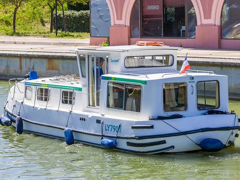 Pont a Bar Motorboot 2 Kabine 5 Liegeplätze 5 Gäste 9.3 m Nummer des Inserats: #22981 4