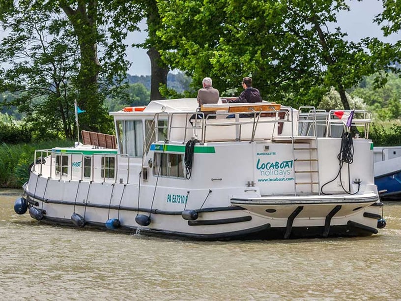 Dompierre-sur-Besbre Motorboot 4 Kabine 9 Liegeplätze 9 Gäste 14 m Nummer des Inserats: #23059