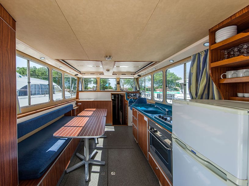 Scey-sur-Saone-et-Saint-Albin Motorboat 3 cabin 10 berths 10 guests 12.6 m Listing Number: #23090 4