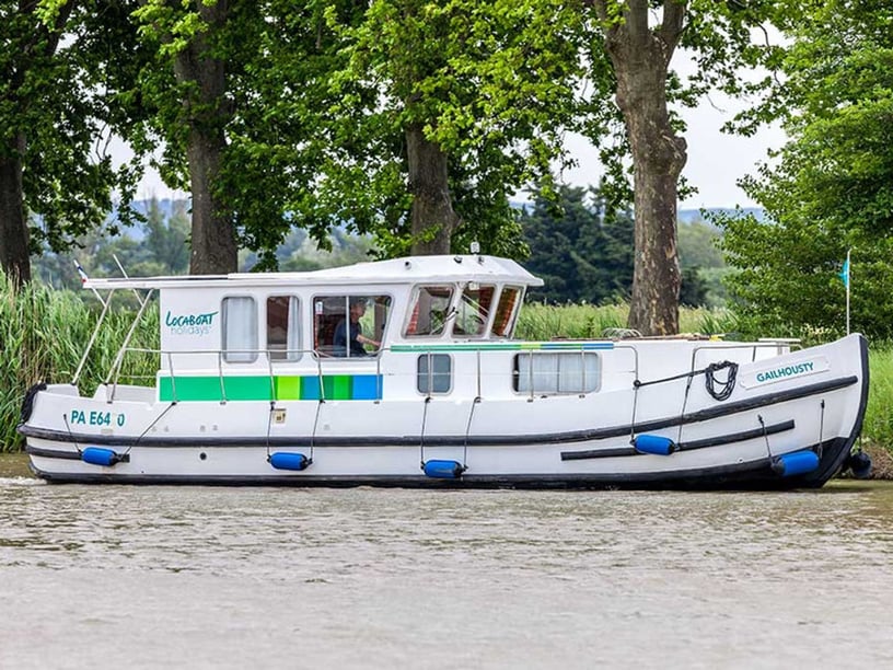 Pont a Bar Motorboot 2 Kabine 6 Liegeplätze 6 Gäste 11.2 m Nummer des Inserats: #23112