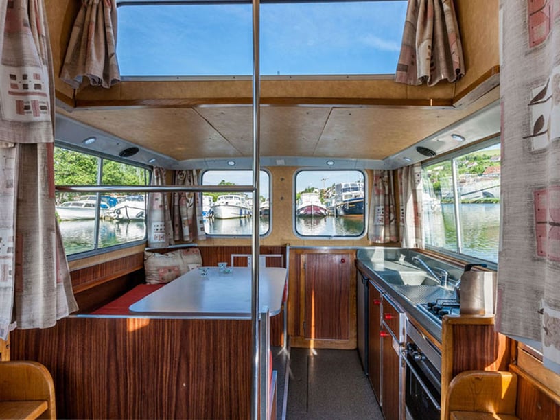 Scey-sur-Saone-et-Saint-Albin Motorboat 3 cabin 7 berths 7 guests 11 m Listing Number: #23117 4