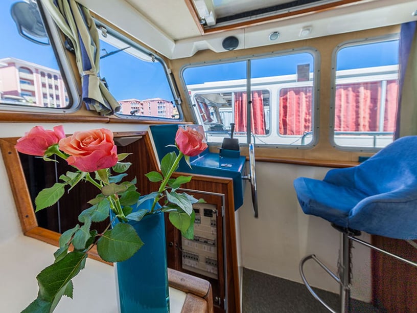 Saint-Martin-sur-Oust Motorboat 3 cabin 10 berths 10 guests 12.6 m Listing Number: #23173 3