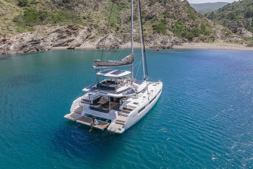 Athens Catamaran 4 cabin 10 berths 10 guests 15.55 m Listing Number: #23211