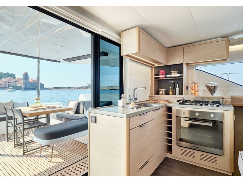 Athens Catamaran 4 cabin 10 berths 10 guests 15.55 m Listing Number: #23211 5