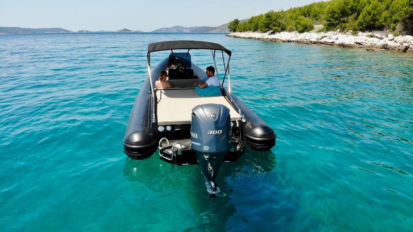 Trogir Bateau à moteur   Invités 14  9 m Numéro de l'annonce: #23221 3