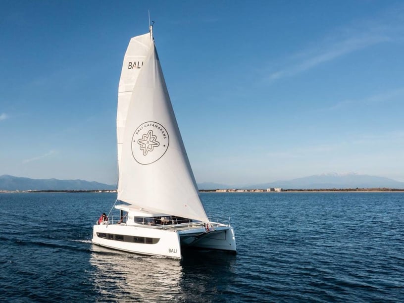 Cagliari Catamaran Cabine 4  8  slaapplaatsen 8  gasten 11.78 m Lijstnummer: #23233 2