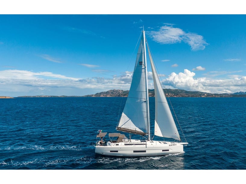 Cannigione Zeilboot Cabine 5  12  slaapplaatsen 12  gasten 14.85 m Lijstnummer: #23244