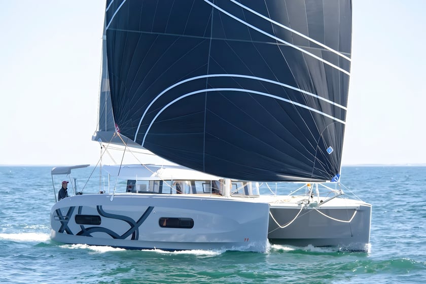Lefkada Catamaran Cabine 6  Couchettes 10  Invités 10  12.08 m Numéro de l'annonce: #23248 4