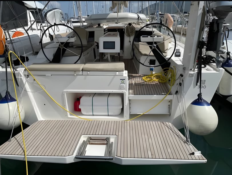 Syvota Voilier Cabine 3  Couchettes 6  Invités 6  11.93 m Numéro de l'annonce: #23256