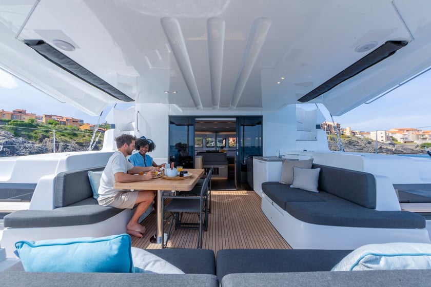 Split Catamaran 7 cabin 11 berths 11 guests 15.35 m Listing Number: #23262 3