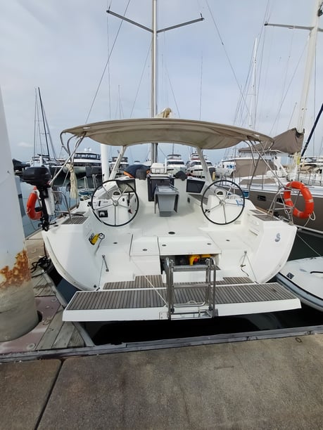 Phuket Zeilboot Cabine 3  6  slaapplaatsen 6  gasten 13.94 m Lijstnummer: #23263