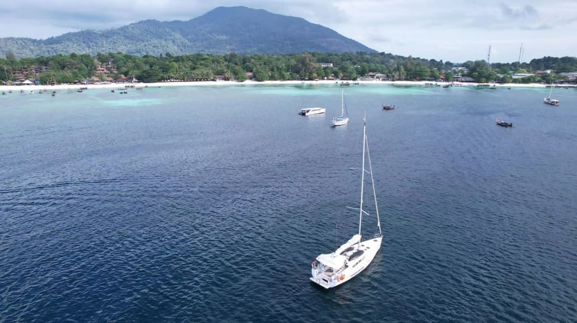 Phuket Sailboat 4 cabin 8 berths 8 guests 13.85 m Listing Number: #23264 4