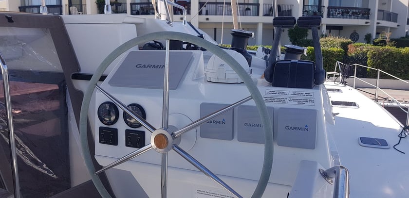 Cogolin Catamaran Cabine 4  8  slaapplaatsen 8  gasten 14.98 m Lijstnummer: #23267 5