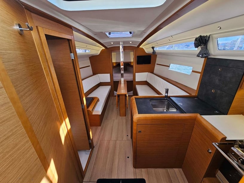 Preveza Zeilboot Cabine 3  6  slaapplaatsen 6  gasten 10.34 m Lijstnummer: #23268 2