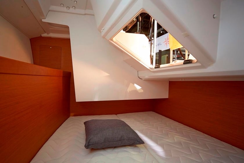 Preveza Zeilboot Cabine 3  6  slaapplaatsen 6  gasten 10.34 m Lijstnummer: #23268 3