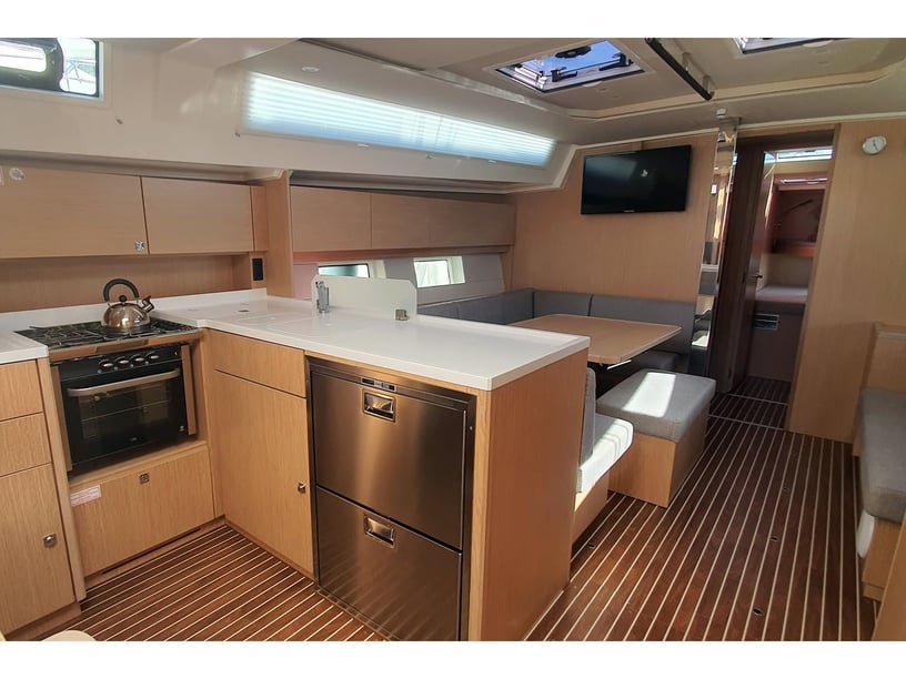 Palma de Mallorca Zeilboot Cabine 4  8  slaapplaatsen 8  gasten 13.98 m Lijstnummer: #23277 2