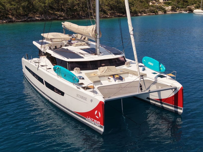 Seget Donji Catamaran Cabine 6  11  slaapplaatsen 11  gasten 15.54 m Lijstnummer: #23280
